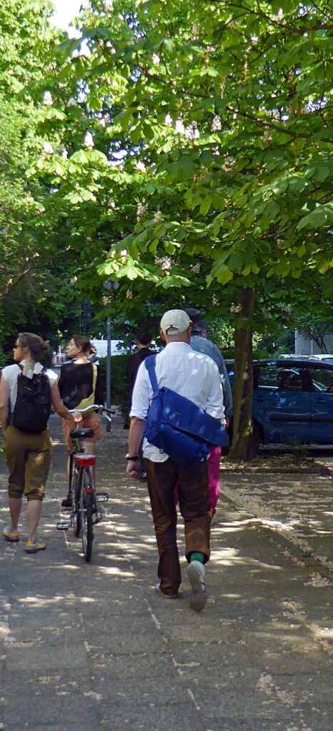 Spaziergänger von hinten bei Audiowalk